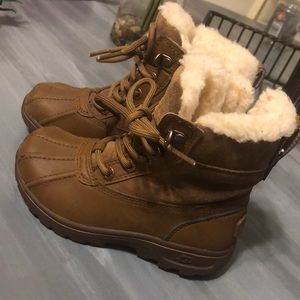 EUC - UGG Boot - Toddler 10